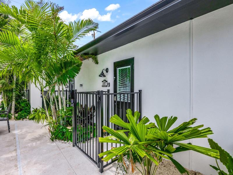 The Retreat At Anna Maria Island Inn image