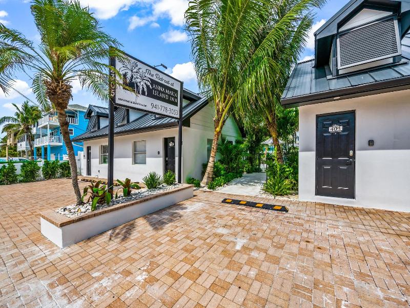 The Retreat At Anna Maria Island Inn image