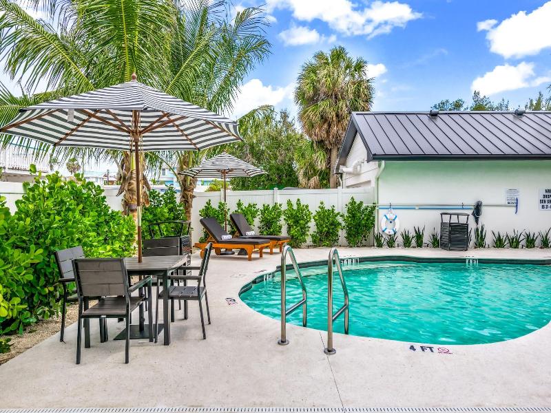 The Retreat At Anna Maria Island Inn image