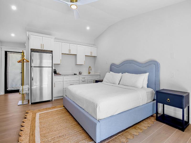 The Retreat At Anna Maria Island Inn image