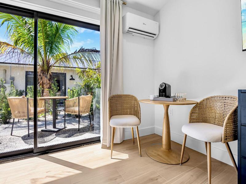 The Retreat At Anna Maria Island Inn image