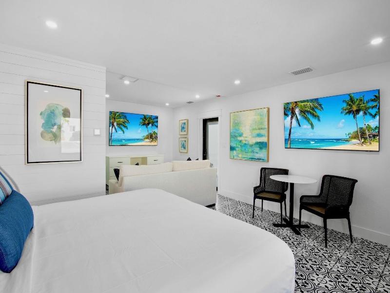 The Retreat At Anna Maria Island Inn image