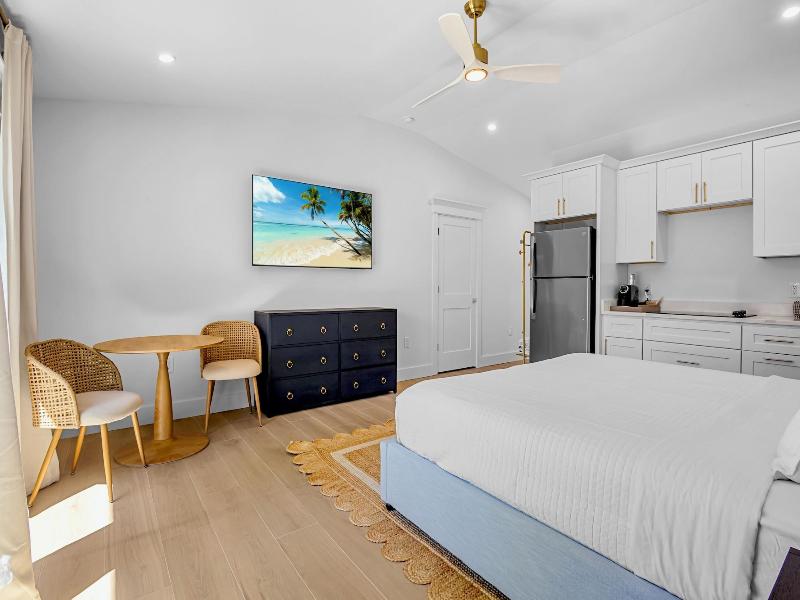 The Retreat At Anna Maria Island Inn image