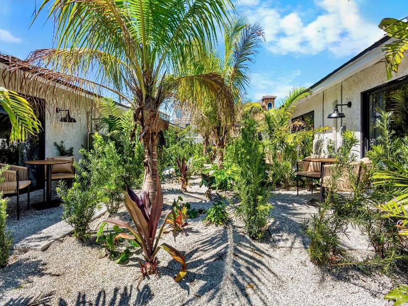 The Retreat At Anna Maria Island Inn image