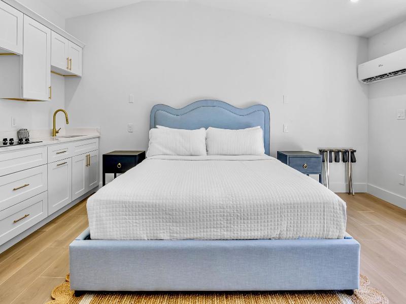 The Retreat At Anna Maria Island Inn image