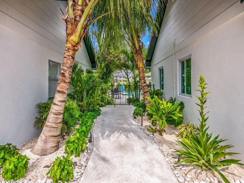 The Retreat At Anna Maria Island Inn image