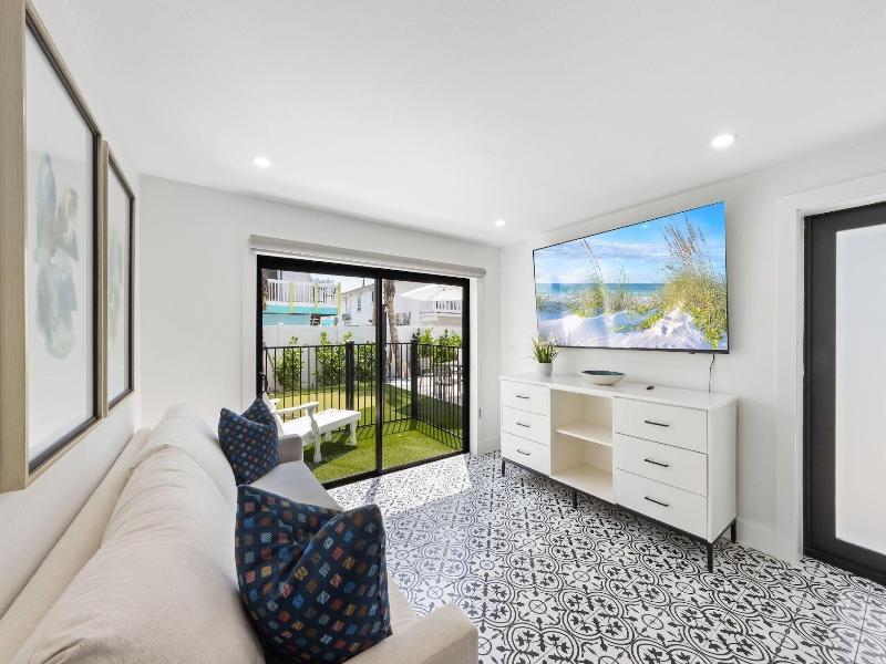 The Retreat At Anna Maria Island Inn image