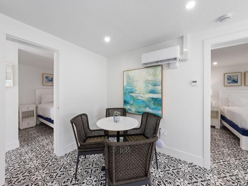 The Retreat At Anna Maria Island Inn image