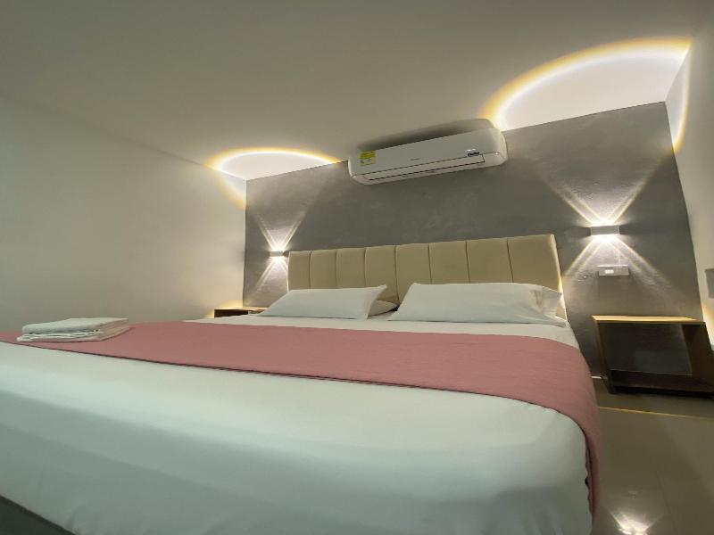 Hotel Yivinaca image