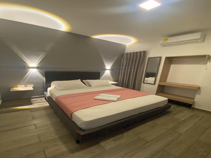 Hotel Yivinaca image