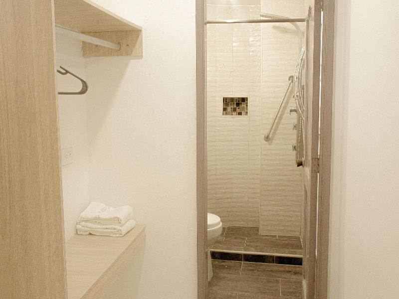 Hotel Yivinaca image