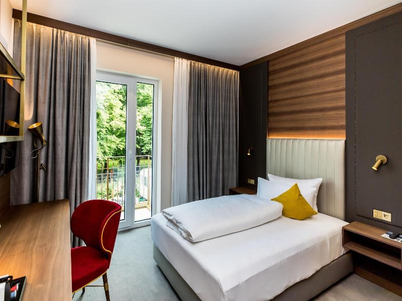 Hotel Am Schloss Aurich Schlossresidenz image