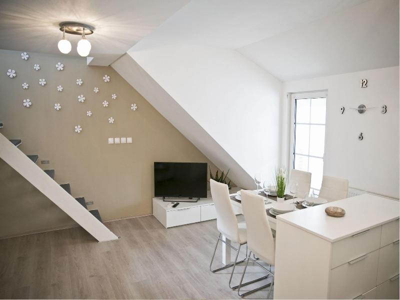 Apartments Hisa Pod Gradom image