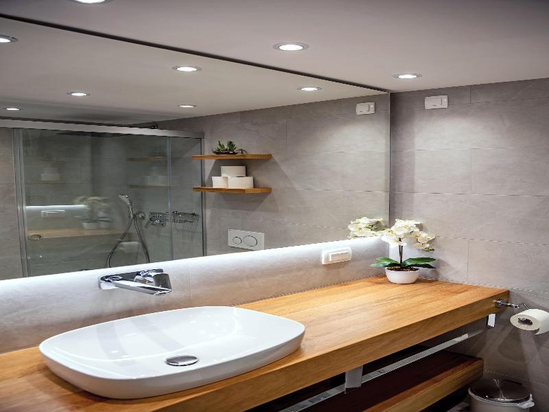 Apartments Hisa Pod Gradom image