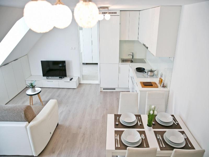 Apartments Hisa Pod Gradom image