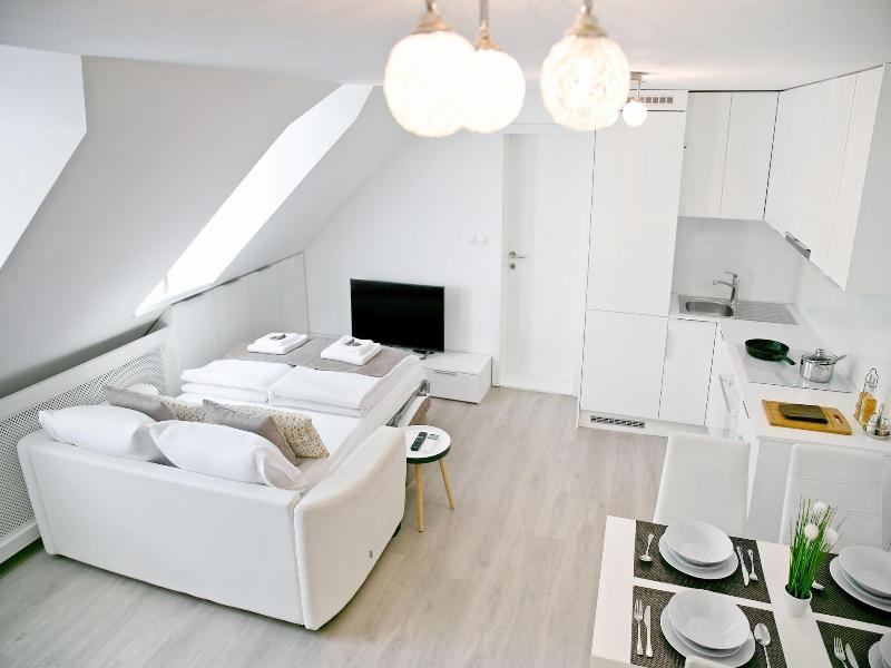 Apartments Hisa Pod Gradom image
