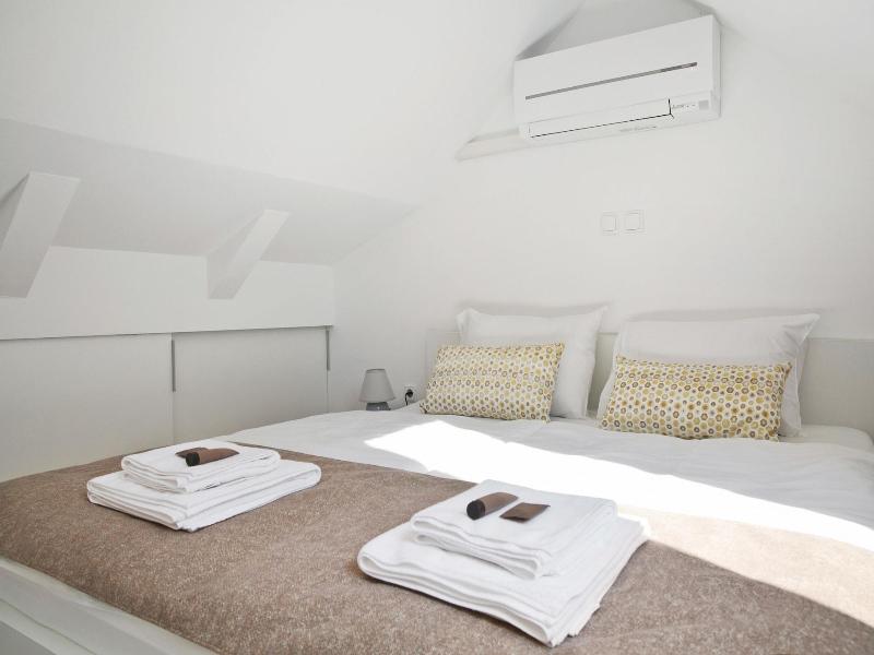 Apartments Hisa Pod Gradom image