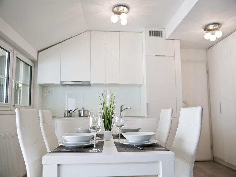 Apartments Hisa Pod Gradom image