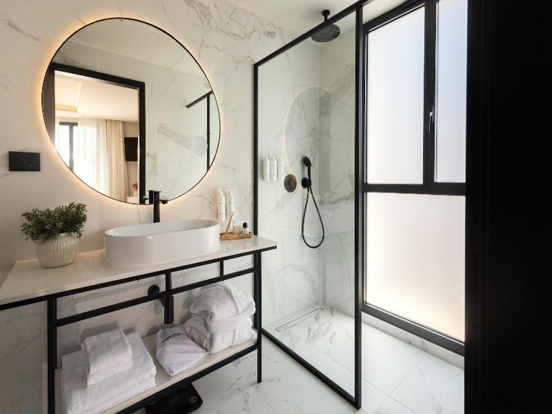 The Mn56 Hotel image