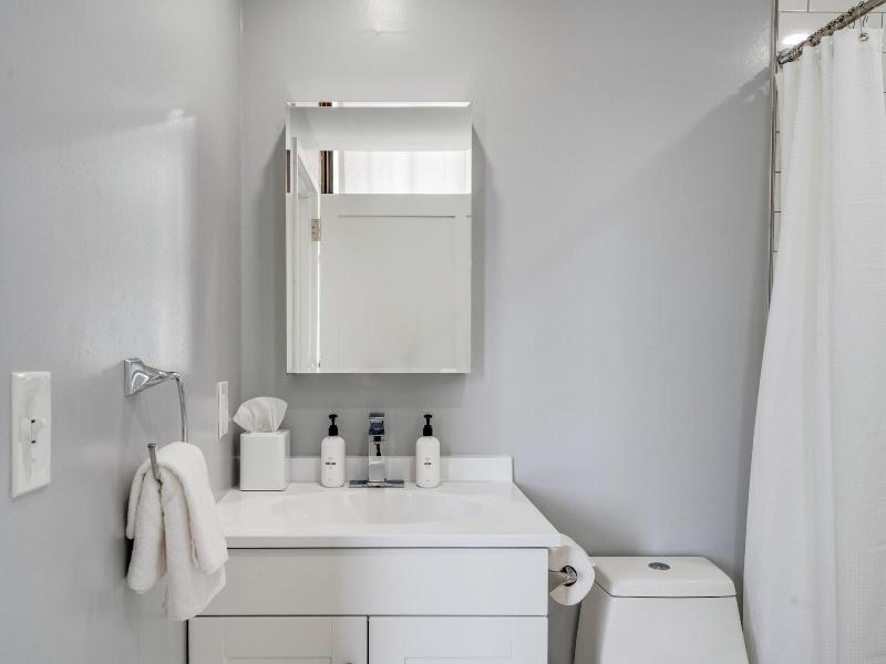 The Ledger Residences By Sosuite Old City image