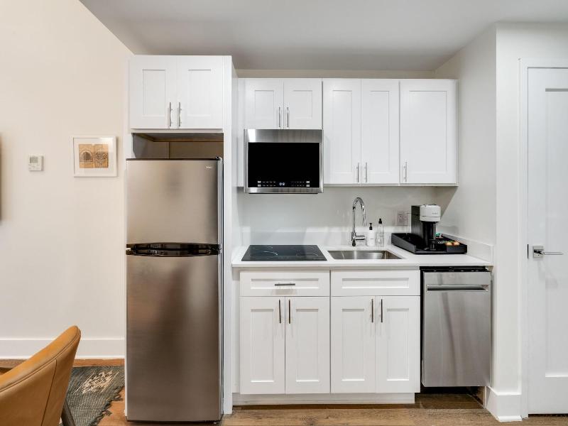 The Ledger Residences By Sosuite Old City image