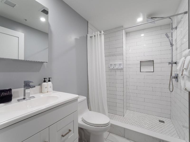 The Ledger Residences By Sosuite Old City image