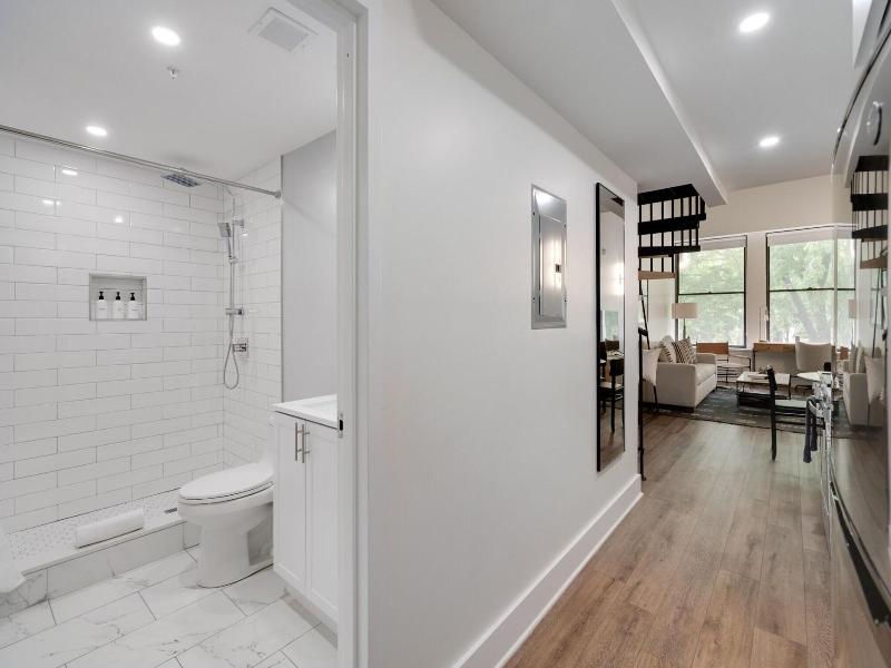 The Ledger Residences By Sosuite Old City image