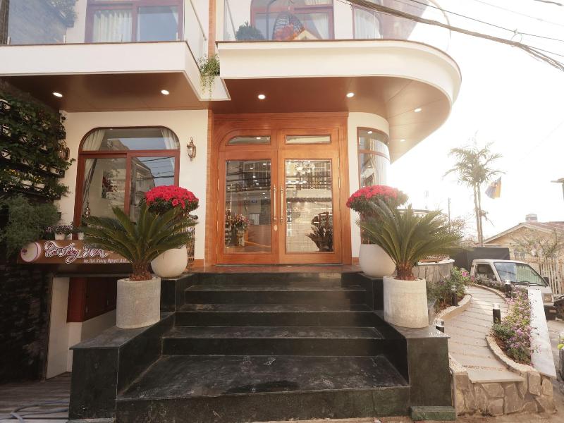 Cat Tuong Hotel