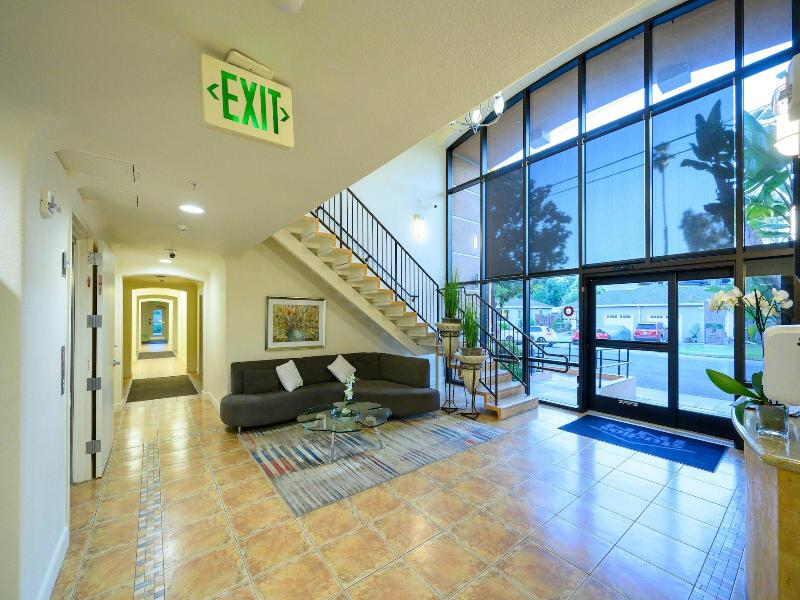 Studios Inn image