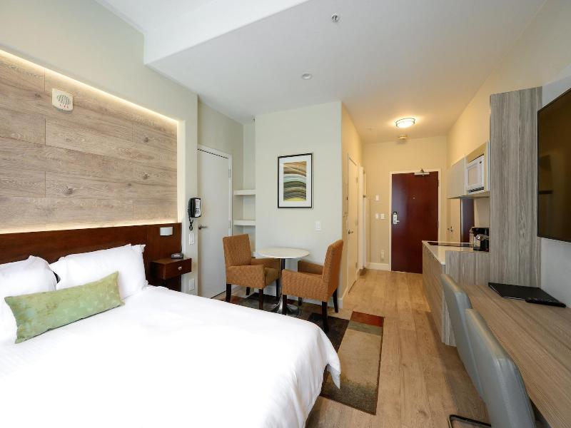 Studios Inn image