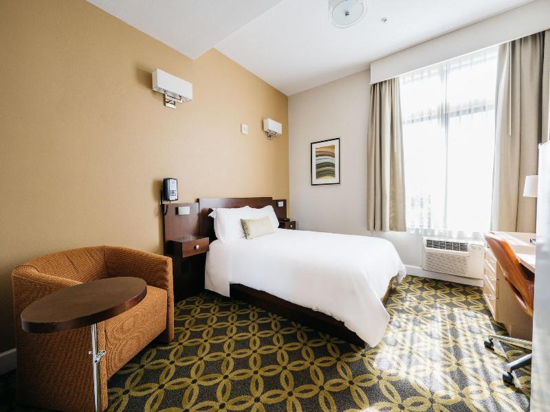 Studios Inn image