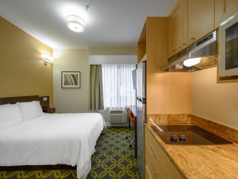 Studios Inn image