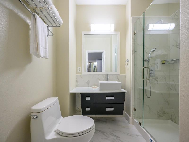 Studios Inn image