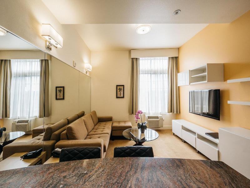 Studios Inn image