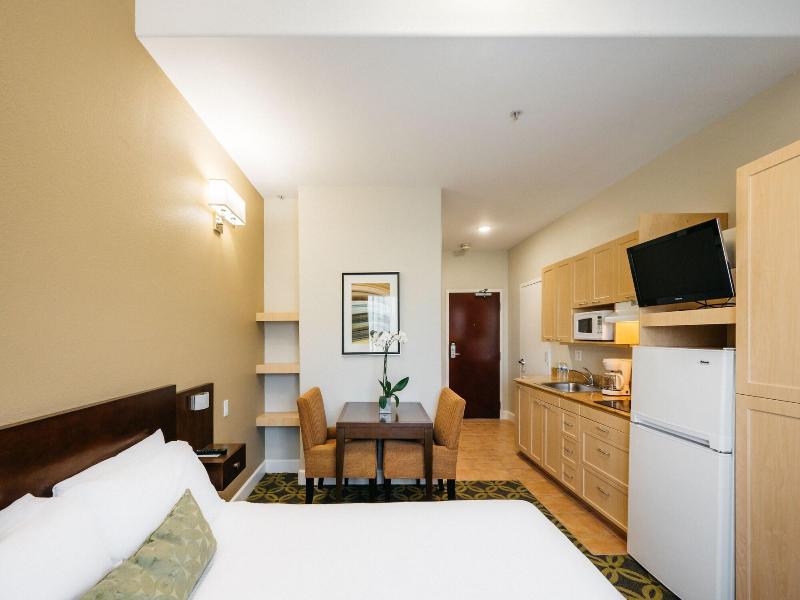 Studios Inn image
