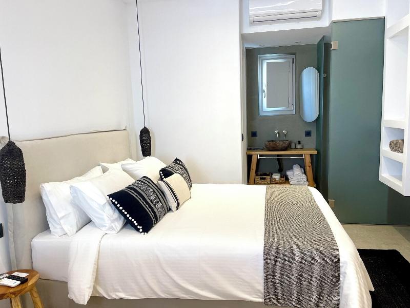 Mykonos Dot Suites image