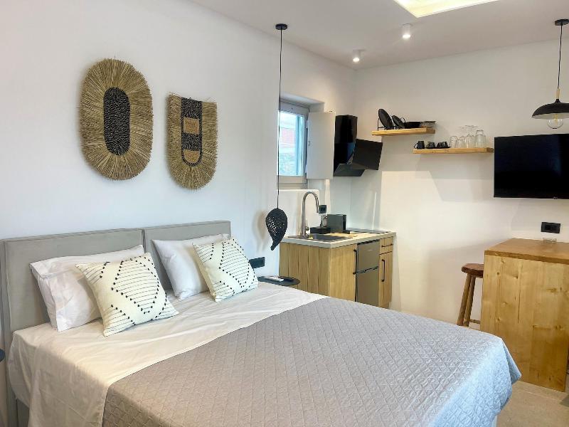 Mykonos Dot Suites image