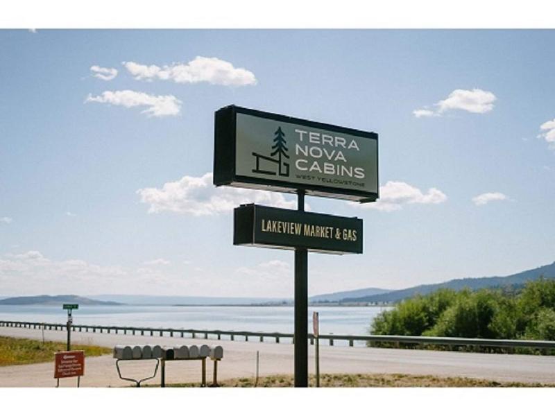 Terra Nova Cabins image