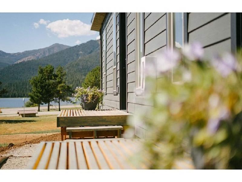 Terra Nova Cabins image