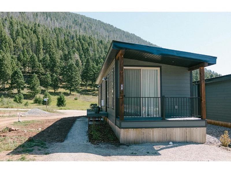 Terra Nova Cabins image