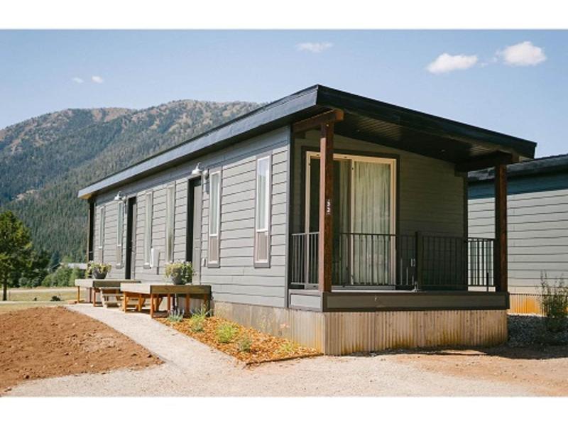 Terra Nova Cabins image