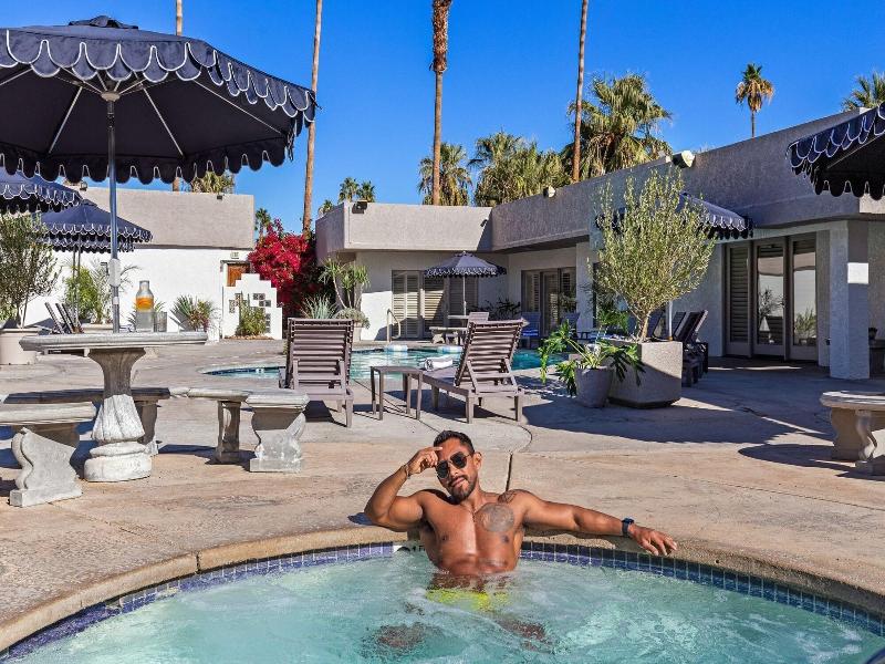 Casa Oliver Hotel Resort A Gay Men S Resort image