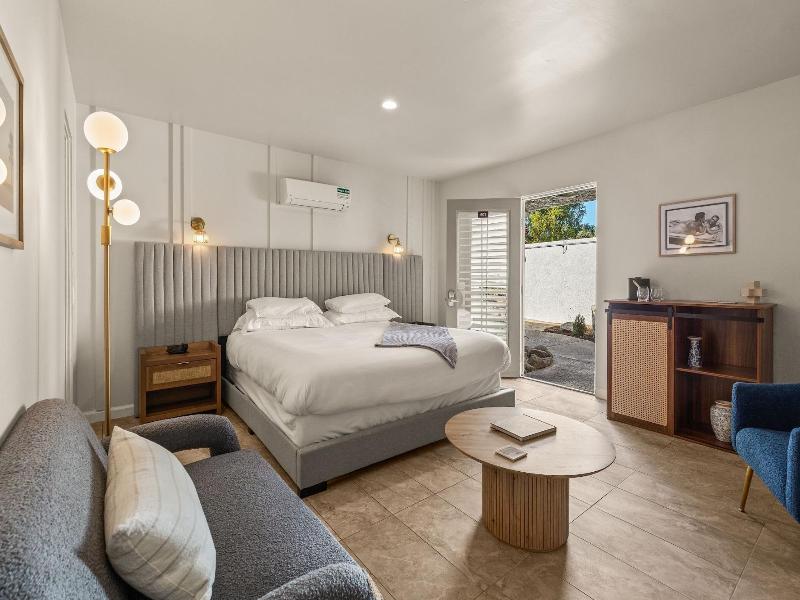 Casa Oliver Hotel Resort A Gay Men S Resort image