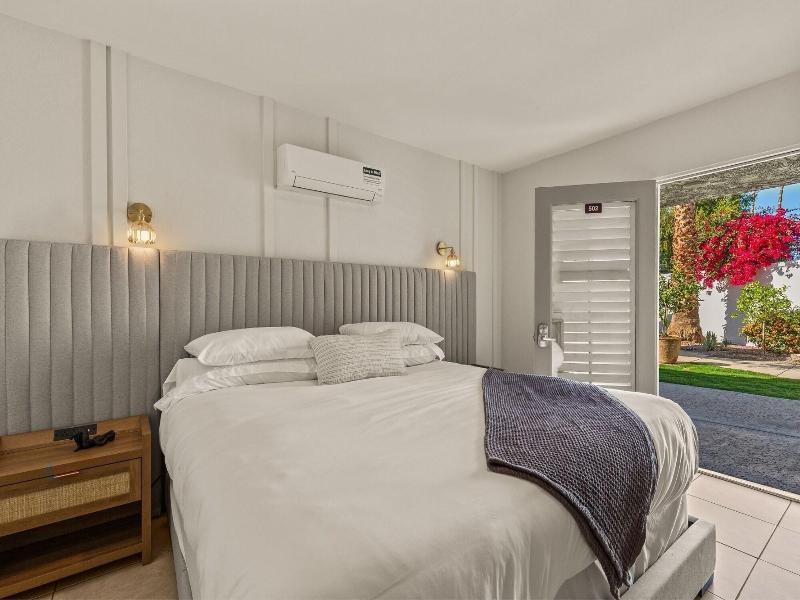 Casa Oliver Hotel Resort A Gay Men S Resort image
