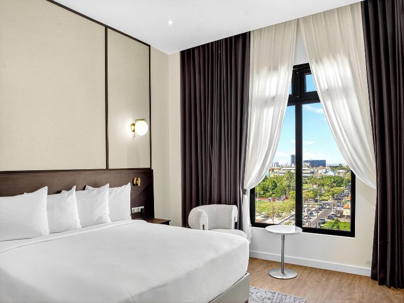 Jewelz By King S Hotel image