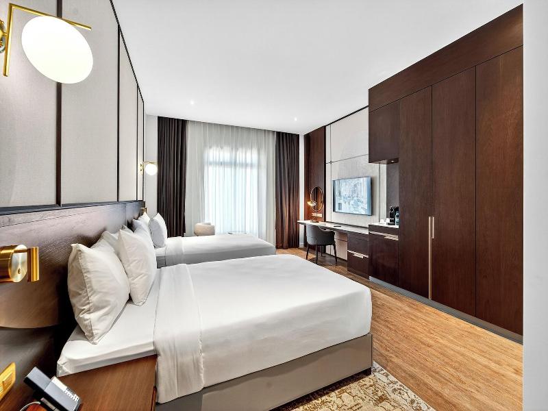 Jewelz By King S Hotel image