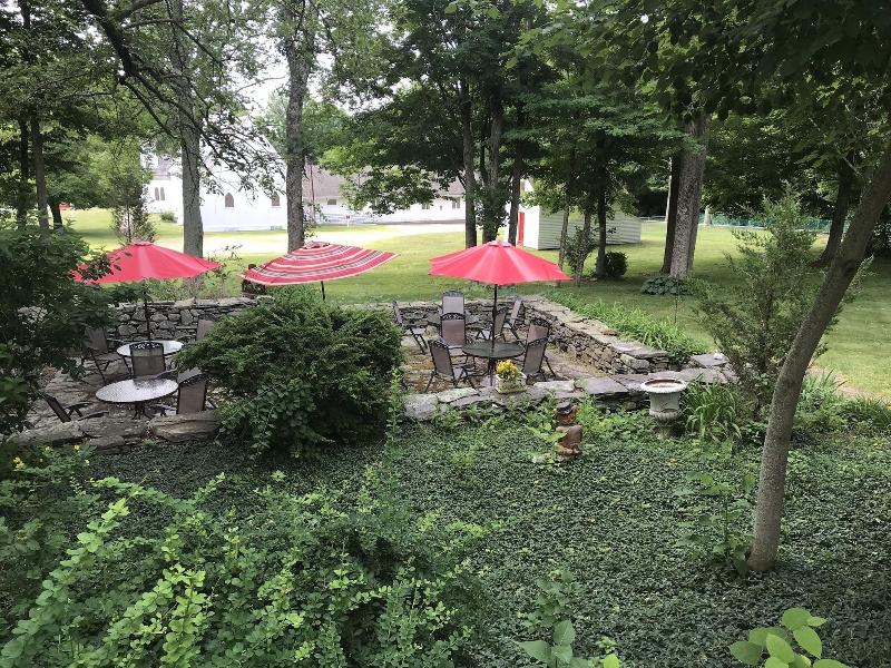 Spring Hill Inn image