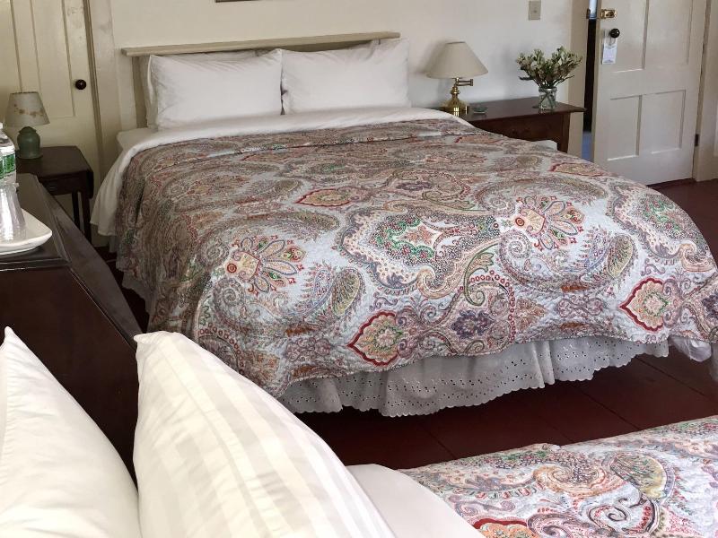 Spring Hill Inn image