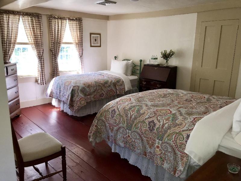 Spring Hill Inn image