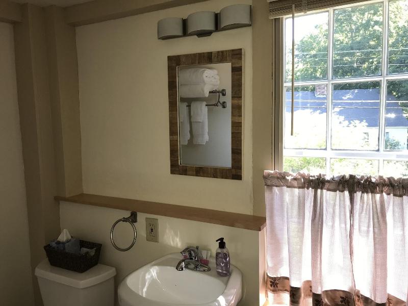 Spring Hill Inn image